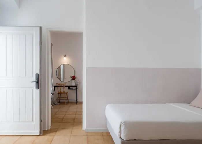 Nautilus Guest house