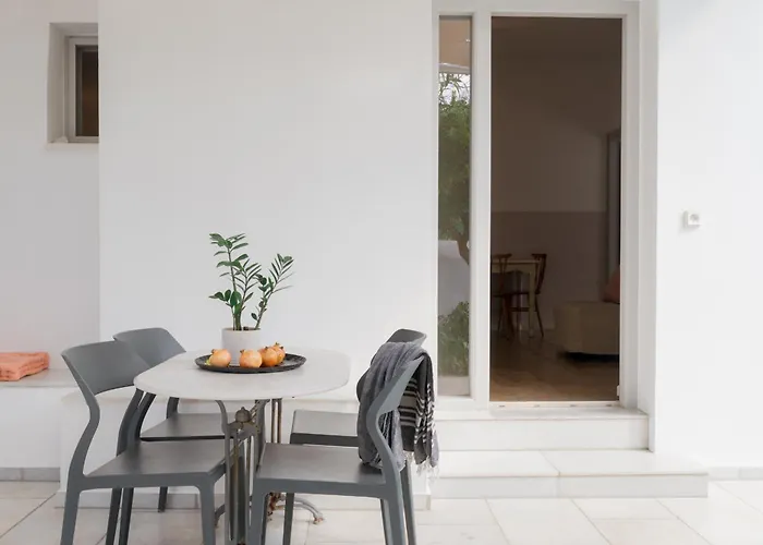 Nautilus Guest house