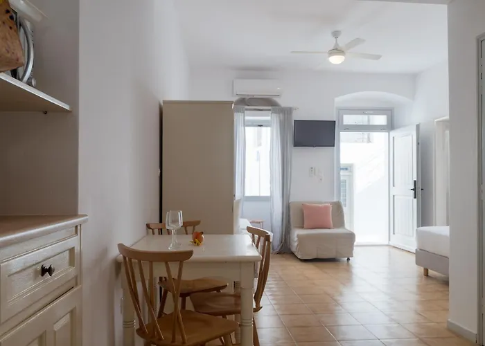 Nautilus Guest house 3*